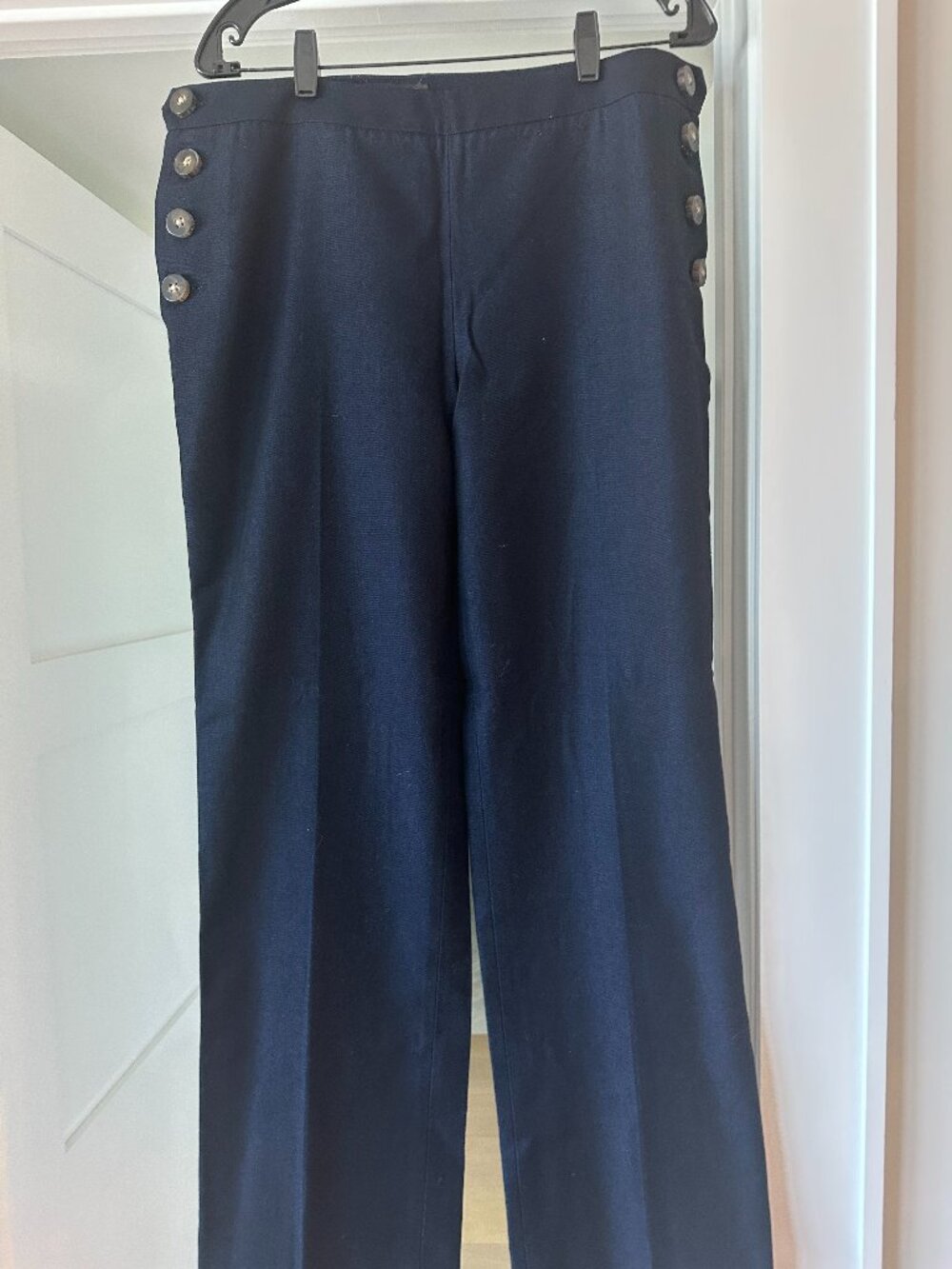 Ports 1961 - high-waisted navy pants with button detail